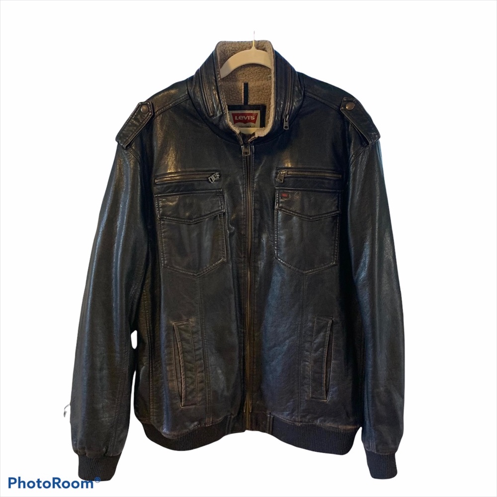 Levi’s Coat with Faux Fur lining men’s size XXL